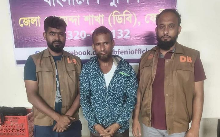 ফেনীতে ৮০০ পিস ইয়াবাসহ আটক ১