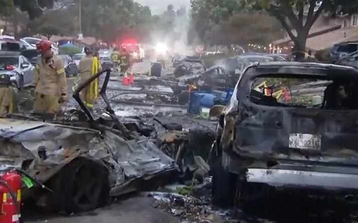 যুক্তরাষ্ট্রে বাড়িঘরের ওপর বিমান বিধ্বস্ত