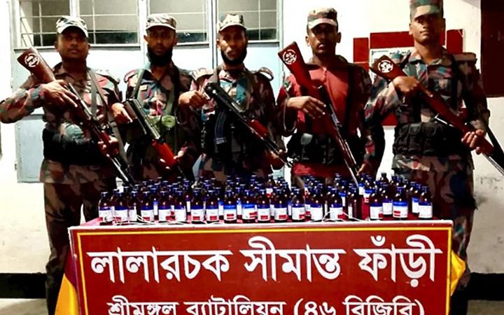 মৌলভীবাজারে বিপুল পরিমাণ বিদেশি মাদক জব্দ