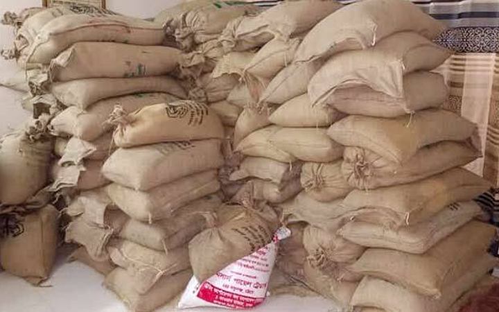 হালুয়াঘাটে ৯৭ বস্তা ভিজিএফের চাল জব্দ