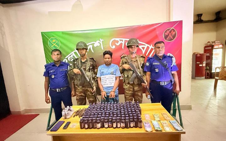 কুড়িগ্রামে বিপুল পরিমাণ মাদকসহ আটক ১