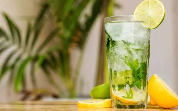 অতিরিক্ত ডিটক্স ওয়াটার পান করলে কী কী ক্ষতি হতে পারে?