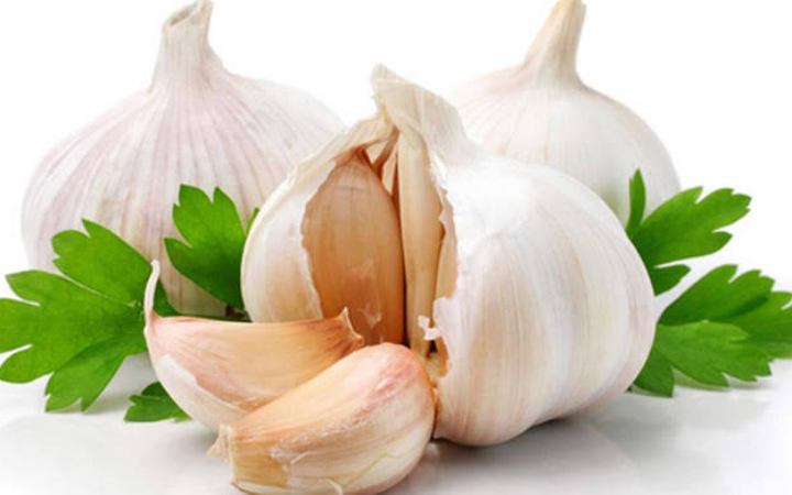 জানেন কী কাঁচা রসুন খাওয়ার উপকারিতা