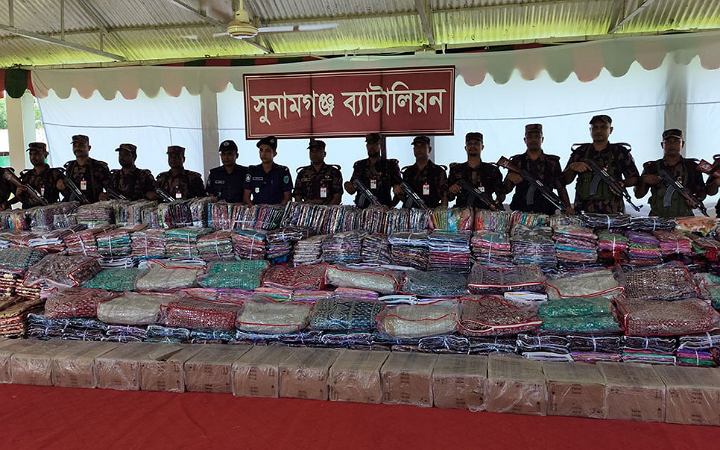 সুনামগঞ্জ সীমান্তে সাড়ে ৫ কোটি টাকার ভারতীয় পণ্য জব্দ করেছে বিজিবি