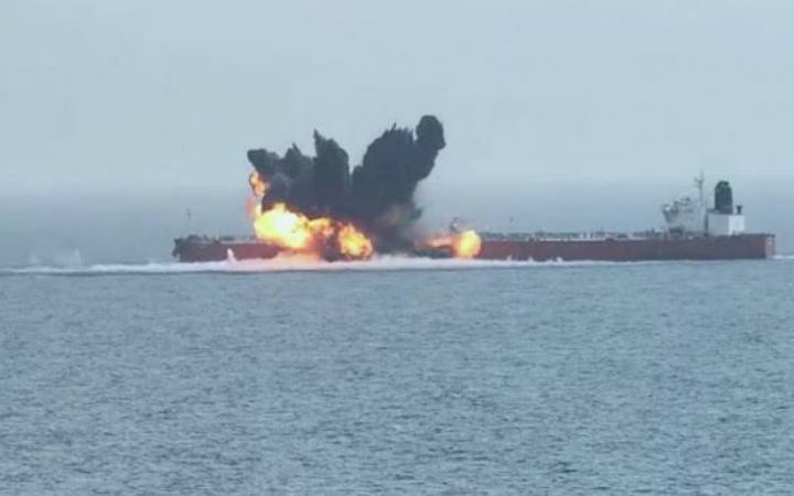 লোহিত সাগরে জাহাজে হামলা, গোলাগুলি চলছে