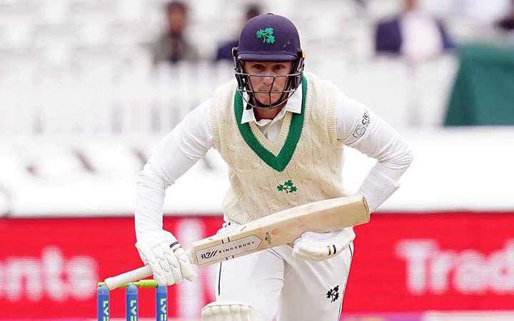 ক্রিকেটকে বিদায় জানালেন পিটার মুর