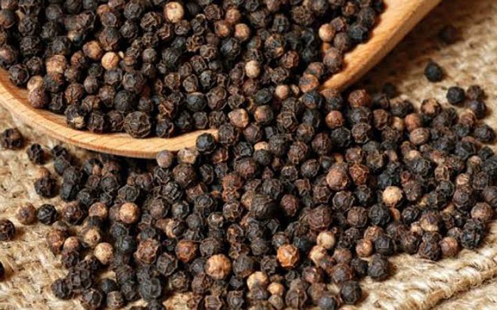 জানতেন গোল মরিচ খাওয়ার উপকারিতা সম্পর্কে