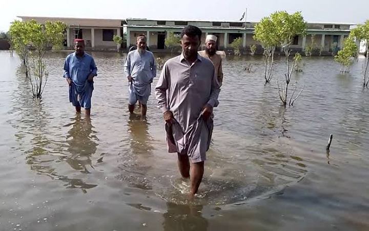 পাকিস্তানে ভারী বৃষ্টি, ২৪ ঘণ্টায় ৫৪ জনের মৃত্যু