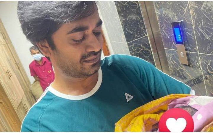কন্যাসন্তানের বাবা হলেন শ্যামল মাওলা