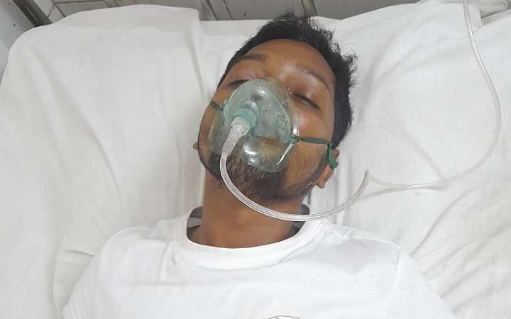 নওগাঁয় যায়যায়দিনের সিনিয়র সাংবাদিক রুহুল আমিনের উপর সন্ত্রাসী হামলা