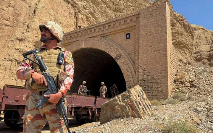 আফগান সীমান্তে পাকিস্তানি বাহিনীর অভিযানে আরও ১৪জন জঙ্গি নিহত