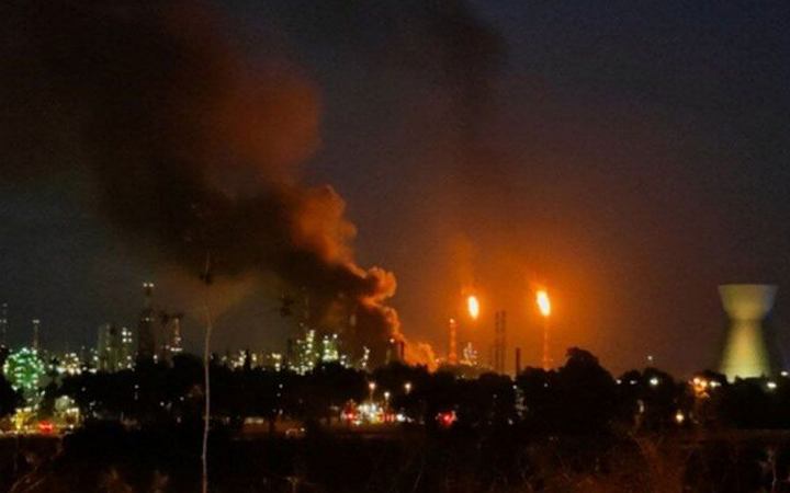 ইসরাইলের তেল শোধনাগারে ইরানি ক্ষেপণাস্ত্র হামলায় নিহত ৩