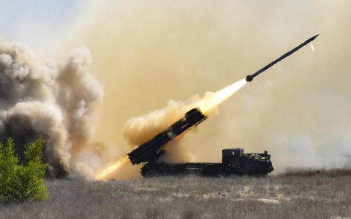 নতুন দূরপাল্লার ক্ষেপণাস্ত্র পরীক্ষা চালিয়েছে ইউক্রেন : জেলেনস্কি