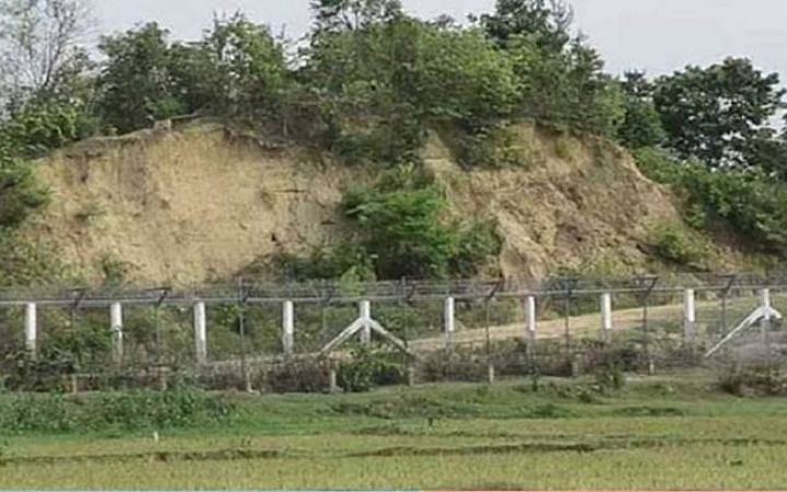 ফের টেকনাফ সীমান্তে গোলাগুলি, এপারে আতঙ্ক