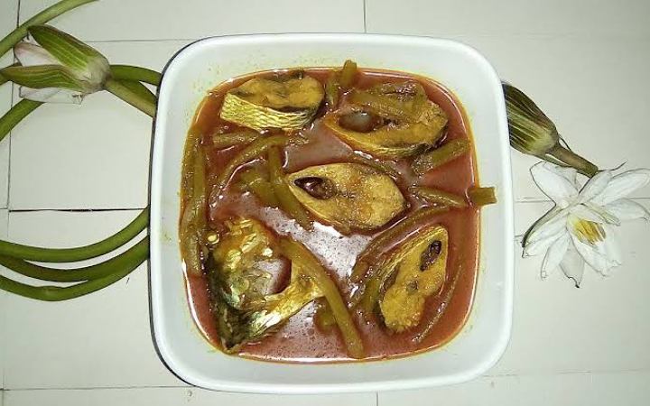 রেসিপি : শাপলা দিয়ে ইলিশের ঝোল
