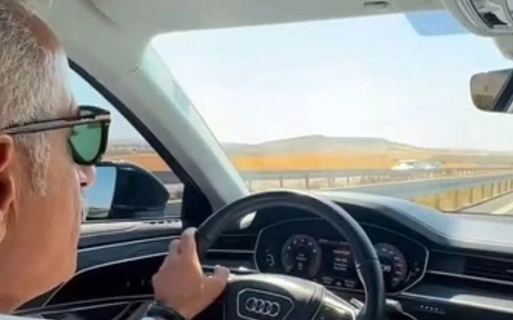 ভিডিও পোস্ট করে অতিরিক্ত গতির মামলা খেলেন তুরস্কের পরিবহনমন্ত্রী!