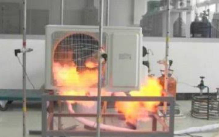 জেনে নিন হঠাৎ এসিতে আগুন লেগে যায় কেন?