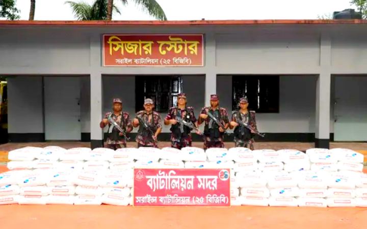 ব্রাহ্মণবাড়িয়ায় বিপুল পরিমাণ ভারতীয় পলিপ্রোপিলিন জব্দ