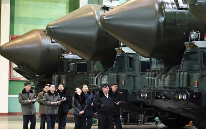 পারমাণবিক অস্ত্রভাণ্ডার ও সামরিক শক্তি বৃদ্ধি নিয়ে বড় ঘোষণা উত্তর কোরিয়ার