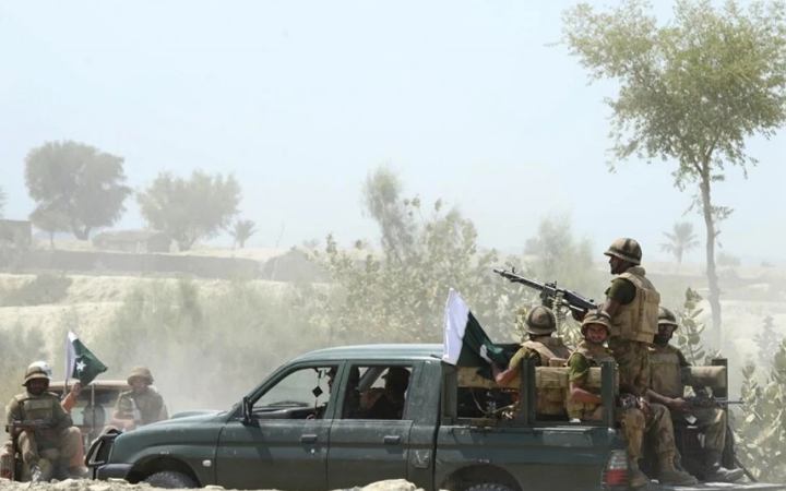 পাকিস্তানে ল্যান্ডমাইন বিস্ফোরণে ৫ সেনা নিহত