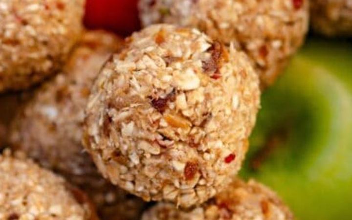 রেসিপি : ওটস-আপেলের লাড্ডু