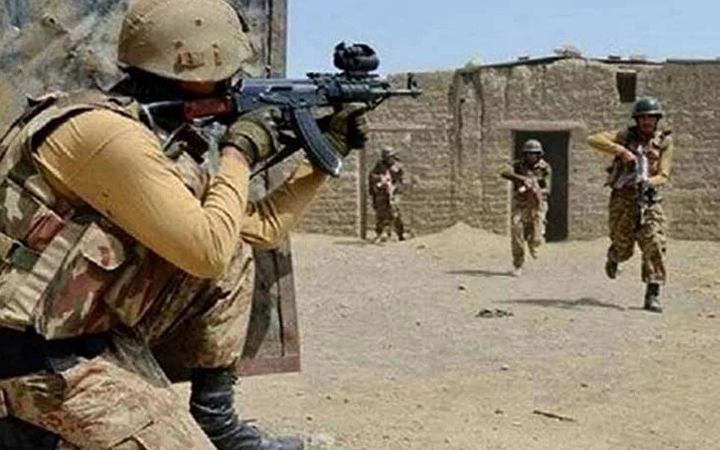 পাকিস্তানে নিরাপত্তা বাহিনীর অভিযানে নিহত ১৩