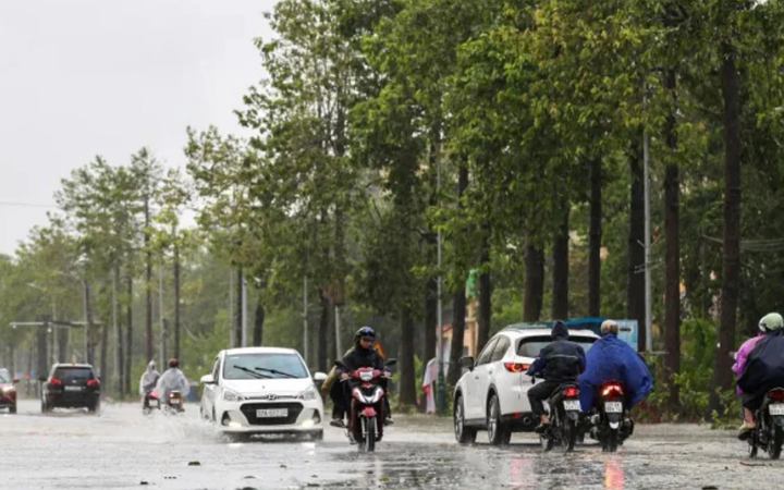শক্তিশালী ঘূর্ণিঝড়ে ভিয়েতনামে নিহত ১৩