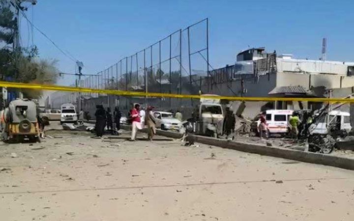 পাকিস্তানে ভয়াবহ বোমা হামলায় নিহত ১০