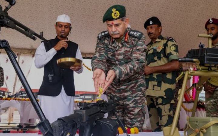 পাকিস্তানকে মানচিত্র থেকে মুছে দেওয়ার হুমকি ভারতীয় সেনাপ্রধানের