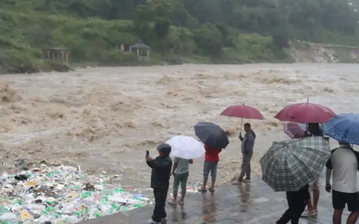 নেপালে বন্যা-ভূমিধসে প্রাণহানি বেড়ে ৪৭, দার্জিলিংয়ে ৭