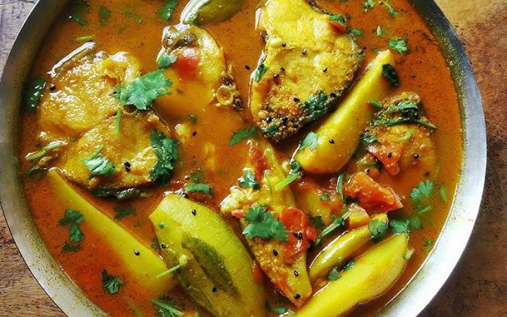 রেসিপি : রুই পটলের ঝোল
