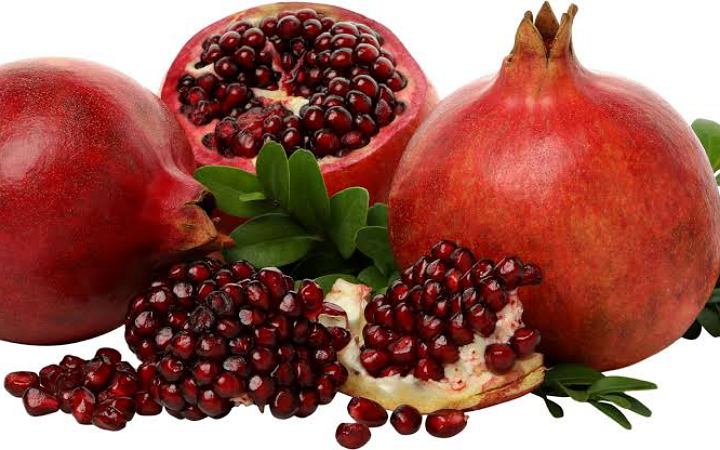 নিয়মিত ডালিম খাওয়ার ৯ উপকারিতা