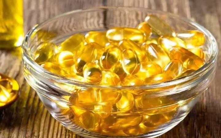 জেনে নিন ত্বক ও চুলের যত্নে মাছের তেলের যত উপকারিতা