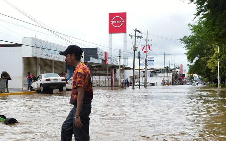 মেক্সিকোতে টানা বৃষ্টিতে ভয়াবহ বন্যা ও ভূমিধসে ৪১ জনের প্রাণহানি