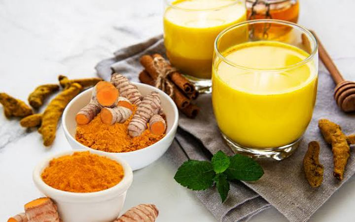 জানেন কী হলুদ দুধ পান করার সঠিক সময় কখন