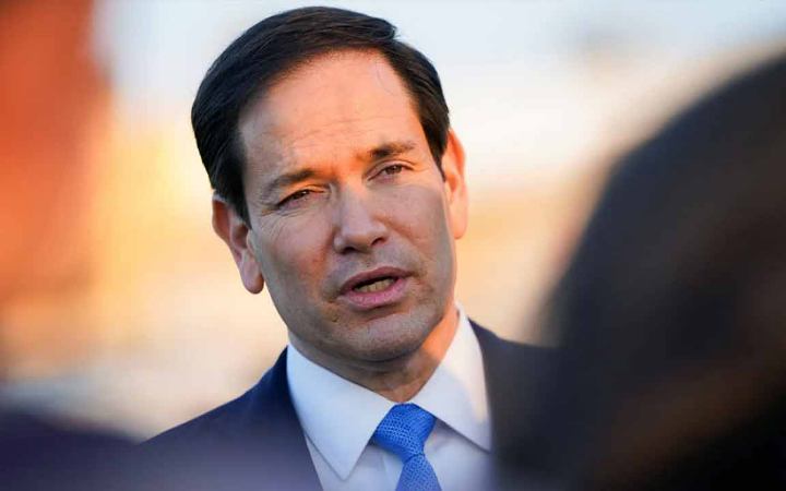 কলম্বিয়ার প্রেসিডেন্টকে ‘পাগল’ বললেন মার্কিন পররাষ্ট্রমন্ত্রী রুবিও