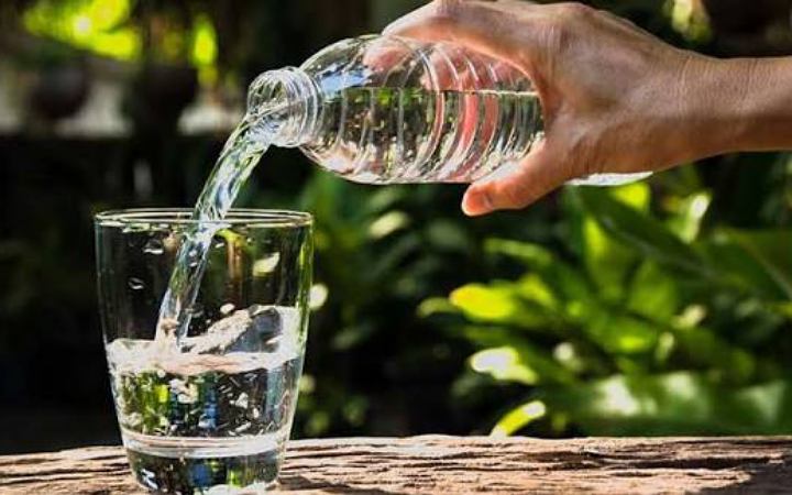 অতিরিক্ত পানি পানে হতে পারে কিডনির ক্ষতি