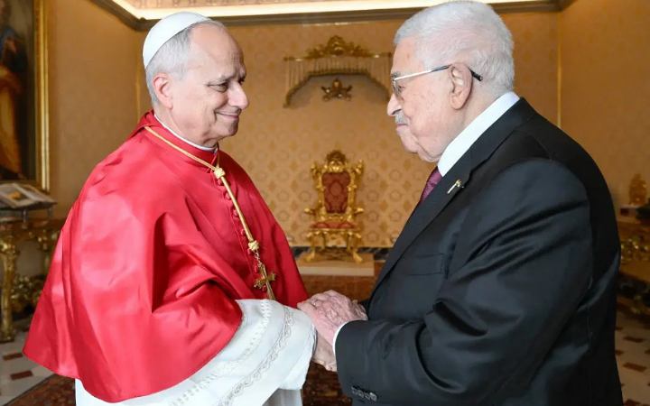 ভ্যাটিকানে পোপের সাথে মাহমুদ আব্বাসের বৈঠক