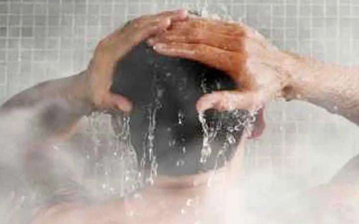 শীতেকালে গোসল করার উপায়