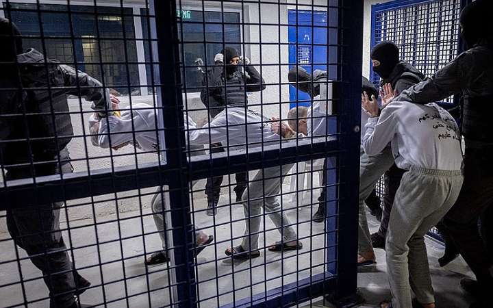 গত দুই বছরে ইসরাইলি কারাগারে ৯৪ ফিলিস্তিনির মৃত্যু