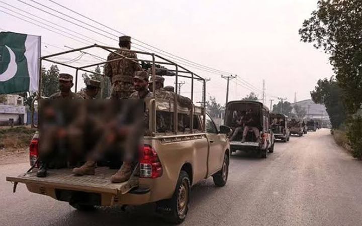 পাকিস্তানে সেনা অভিযানে নিহত ২২