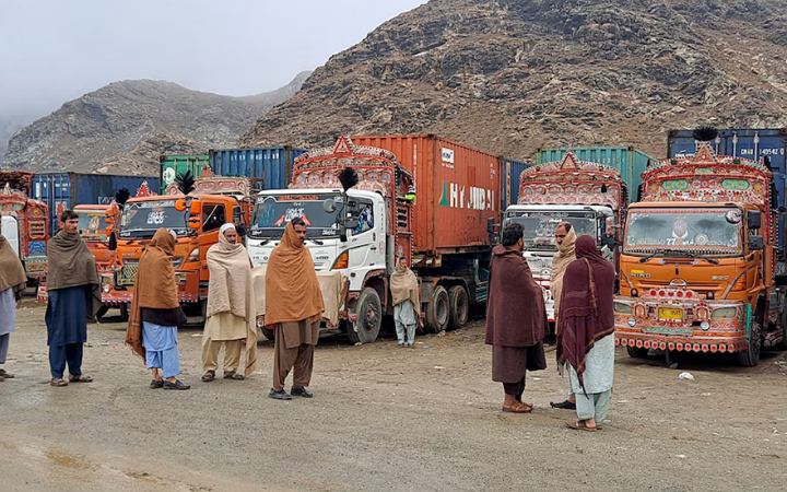 প্রায় ২ মাস পরে আফগান সীমান্ত ক্রসিং খুলে দিল পাকিস্তান