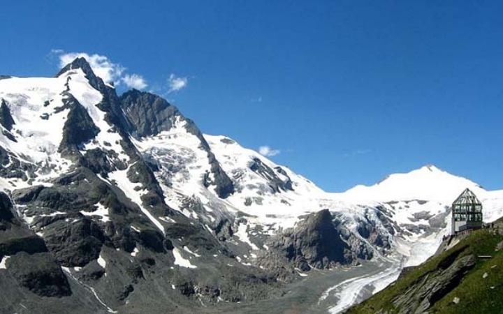 অস্ট্রিয়ার পর্বতে প্রেমিকের অবহেলায় সঙ্গীর মৃত্যু