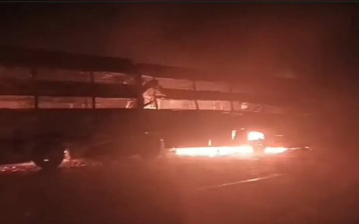 ভারতে ঘন কুয়াশায় বাস ও গাড়ির সংঘর্ষে আগুন লেগে চারজন নিহত