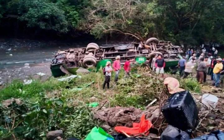 মেক্সিকোর পূর্বাঞ্চলে বাস দুর্ঘটনায় নিহত ১০, আহত ৩২