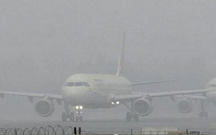 কুয়াশার কারণে ফ্লাইট বাতিলের হিড়িক শুরু হয়েছে