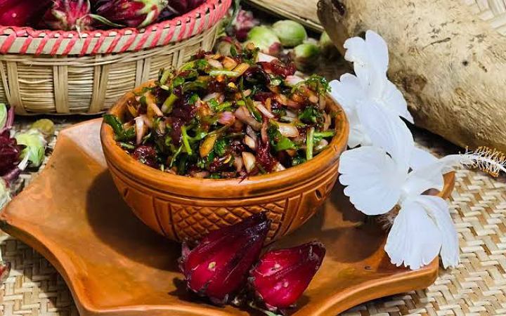 চুকাই ফুল দিয়ে পুঁটি মাছের চচ্চড়ি