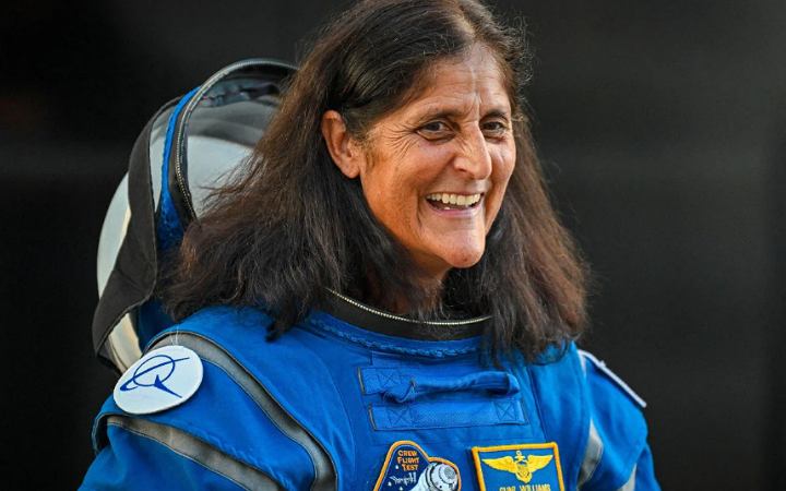 অবসরে গেলেন ৬০৮ দিন মহাকাশে কাটানো নভোচারী সুনীতা