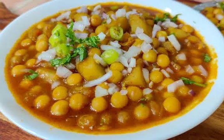 জেনে নিন কাবলি ছোলার ঘুগনি কীভাবে রান্না করবেন