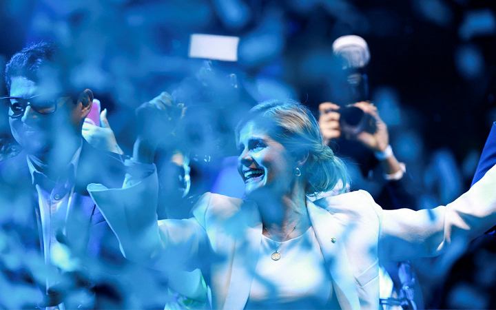 কোস্টারিকার প্রেসিডেন্ট নির্বাচনে ডানপন্থী প্রার্থীর ভূমিধস জয়